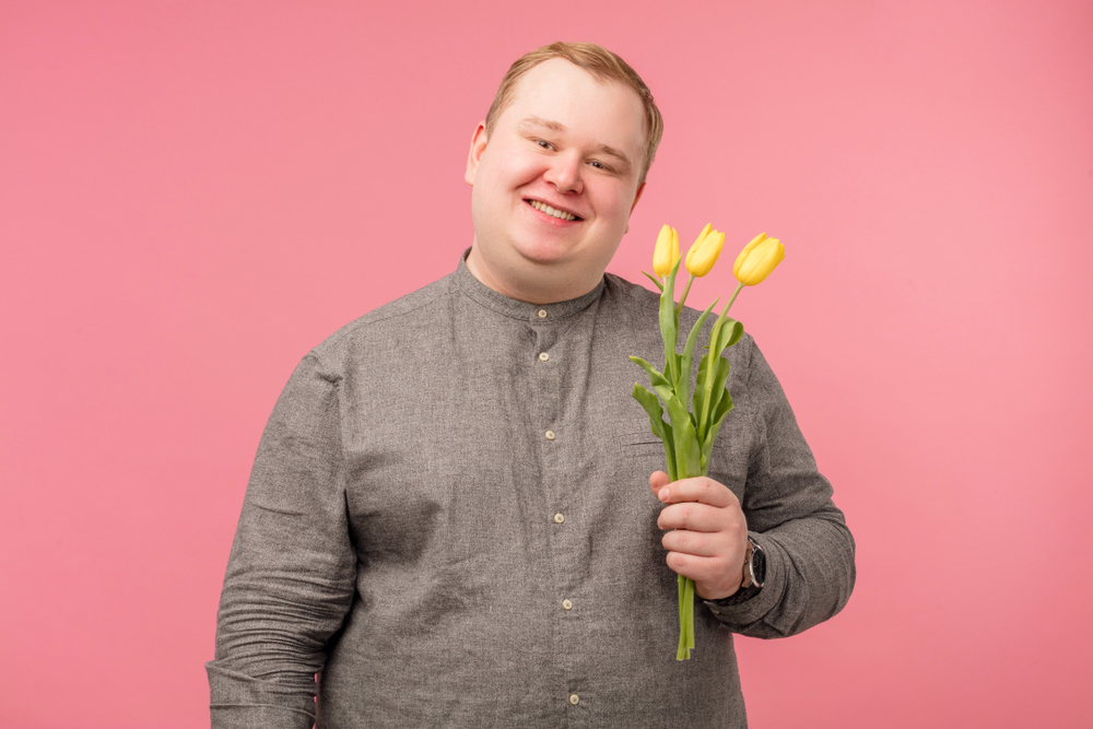 Pummeliger Softie mit gelben Tulpen