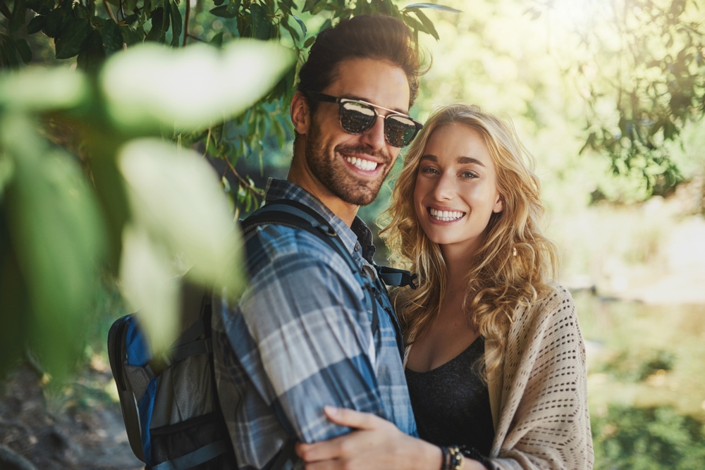 Paar in der Natur in Thailand